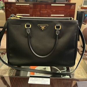 Prada Saffiano Handbag double zip medium Leather with strap